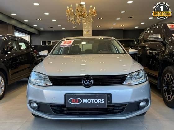 VOLKSWAGEN JETTA 2.0 COMFORTLINE FLEX 4P MANUAL